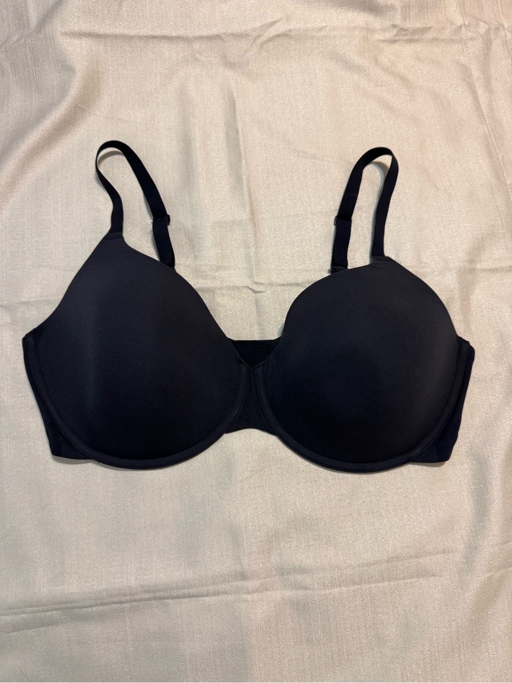 SKIMS Fits Everybody T-Shirt 40D Bra